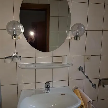 Haus Haeselbarth * سيئة كيسينجين